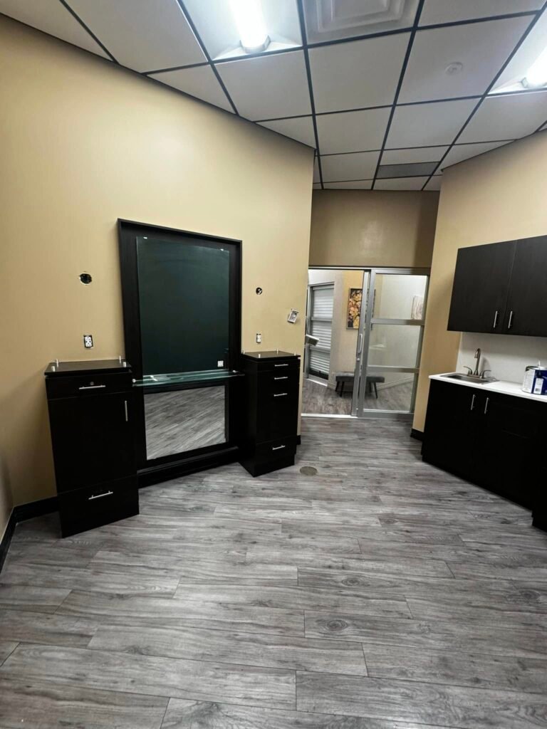 Hair Salon Interior — Forest-Green Accent - photo 3
